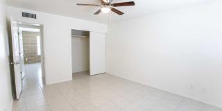 1622 E Del Rio Dr Gallery 17