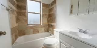 2048 W Touhy Gallery 8