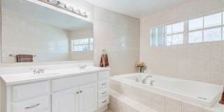 1343 Woodmere Lane Gallery 6
