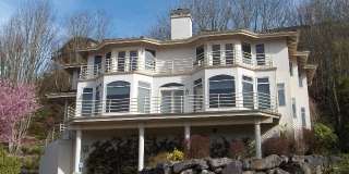 4+ Bedroom with Great Entertaining Wrap Around Decks with VIEW of PUGET SOUND!! Gallery 1