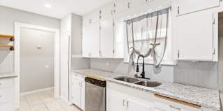 Charming 2 Bedroom Home with Office & Oversized Backyard in Schertz Gallery 12
