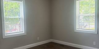 Cute, cottage in a prime location off of Oakland Ave, near Downtown and ETSU, 2 bed/1 bath for $1650 month Gallery 7