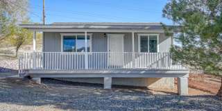 2 Bedroom, 1 Bath Home For Rent in Diamond Valley! Gallery 1