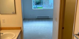 2 Bed, 2 bath Condo w/garage in West Bay at The Lakes in Kent, $2550/mo. Gallery 10