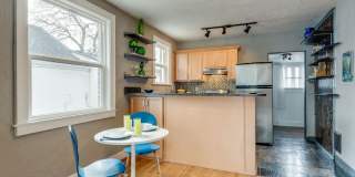 Adorable WE-HO Cottage Gallery 8