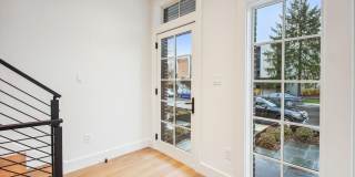 699 GIDDINGS Avenue Gallery 2