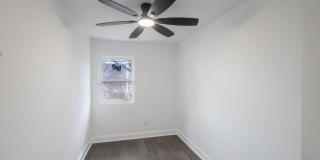 3905 8TH Street Gallery 15