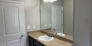 Spacious 3 Bedroom Home with 2-Car Garage in Union City! Gallery 9