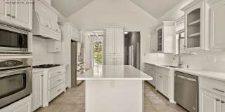 LOCATED OFF OF AIRLINE BY INDUSTRIPLEX! 4 BEDROOM, 3 BATHROOM! Gallery 1