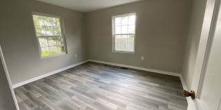 Room in 3 Bedroom Home at Glory St Gallery 8