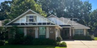 Beautiful Home in Huntington Woods with Sunroom! Gallery 1
