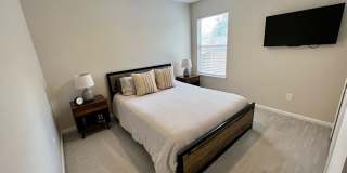 Beautiful 3/2 in Desirable Kensington Gardens Gallery 20