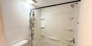 Lovely Studio in Gated Community Utilities Included Gallery 4