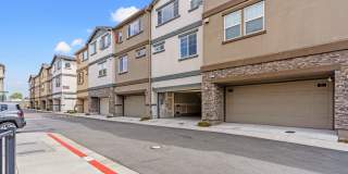 Luxury 3-Bed Townhouse in Hayward Just Built in 2019! Gallery 32