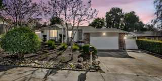 WONDERFUL NEIGHBORHOOD AND GREAT SPLIT LEVEL HOME..3 BEDS/2BATHS LIVING ROOM WITH FIREPLACE Gallery 1