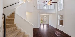THIS 3 BEDROOM, 2.5 BATH ROUND ROCK HOME HAS IT ALL! Gallery 1