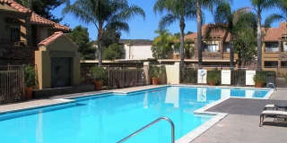 RB Luxury 2 Br Townhome 2 car spots Laundry $3190 TEXT 619-565-3468 Gallery 37