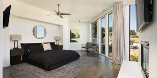 2231 Sunset Plaza Dr Gallery 17
