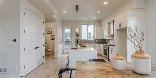 Beautiful Townhome in Southeast Denver Gallery 12