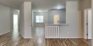 Beautiful 3 Bedroom 2 Bath Home With Storm Shelter in Mustang Schools Gallery 7