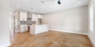 1910 E Houston St - BLDG.4 Gallery 6