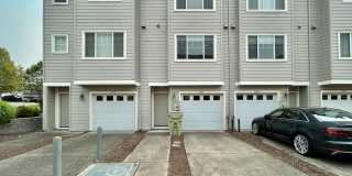Stunning 2 Bed, 2.5 Bath Craftsman Townhome with Community Amenities! Gallery 18