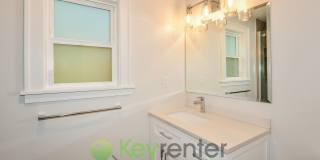 Stylish Four Bedroom Home with Hardwood Floors and Outdoor Space Gallery 29