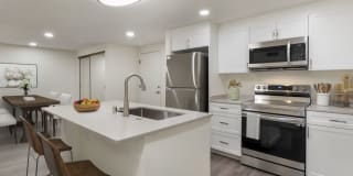 eaves Warner Center Gallery 14