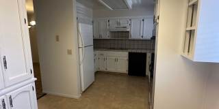 Adorable 2 bedroom 2 bathroom with 1 car garage attached Gallery 20