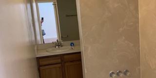 Wonderful lower unit with fresh paint Gallery 13