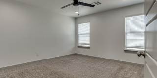 Brand New 3 Bed 2.5 Bath Duplex Includes Office Space (See Contact Info Below) Gallery 31