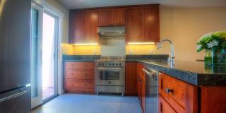 Beautiful 2 Bed 2 Bath Duplex with A/C Gallery 1