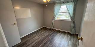 Beautifully remodeled 3 bedroom, 2.5 bath, 2 car garage Gallery 24