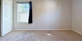 573 Hanover St Gallery 12