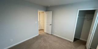Room in 4 Bedroom Home at Bent Willow Dr Gallery 37