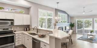 Beautiful Townhome in Ken Caryl – Available Now! Gallery 4