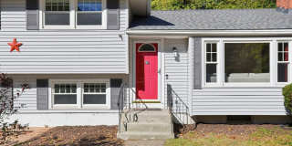 Charming 3BR House in South Windsor Gallery 1