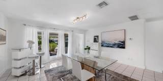 220 SE 2nd Avenue Gallery 16