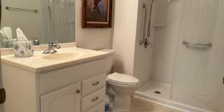 Executive 2 bedroom/ 2 bath condo Gallery 17