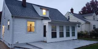 3 bedroom Bungalow with finished basement Gallery 1