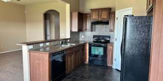 Beautiful home located in the Waterstone area! NO PETS! Gallery 7