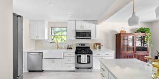 Stunning 3 bedroom home in Forest Hills available now! Stunning 3 bedroom home in Forest Hills available now! Gallery 1
