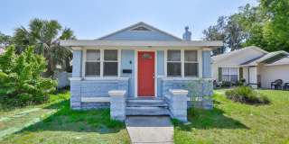 Exquisite Remodeled Retreat: 4 Bed, 1 Bath Gem in St. Petersburg Gallery 1