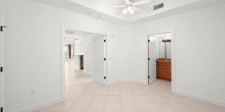 20 Orange Avenue Gallery 8