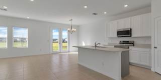 Like-New Ashton Woods Spacious 5BR 4BA, Prime Location Near I-4! Gallery 9