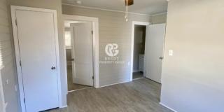 Remodeled 2 bedroom / 1 bathroom home available now! Gallery 11