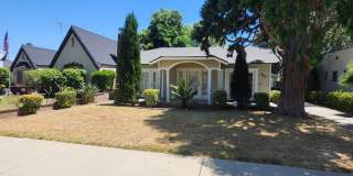 Charming Colonial-Style 2-Bedroom Home in Ontario Gallery 1