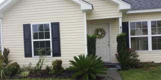 SPECIAL! 3 Bedroom Home w/ Yard and No HOA - Half off 2nd month rent Gallery 1