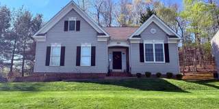 FREDERICKSBURG - MINUTES TO VRE - EASY COMMUTE TO QUANTICO! Gallery 1