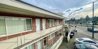 Corner Unit! 1 Bedroom, 1 Bath Apartment in Columbia City, $1475 per month Gallery 1